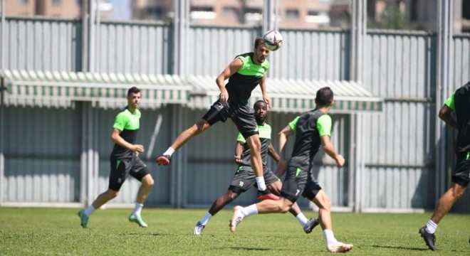 Bursaspor, Erzurumspor maçına 3 eksikle devam etti