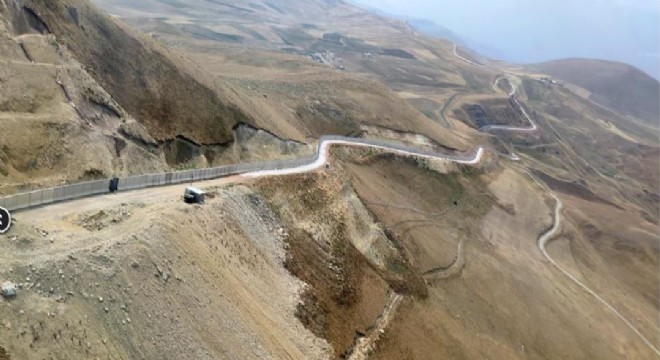 İran sınırında duvar çalışmaları aralıksız devam ediyor