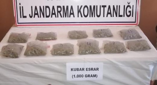 1 kg kubar esrar ele geçirildi