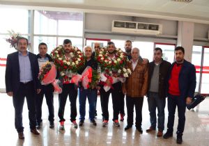 Kotanoğlu ve Yazıcı’ya görkemli karşılama