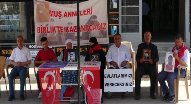 60 haftadır çocuklarının yolunu gözlüyorlar