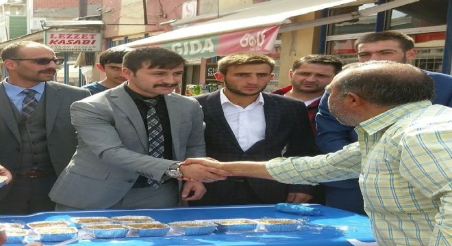 Aşkale Ülkü Ocakları’ndan Aşure ikramı