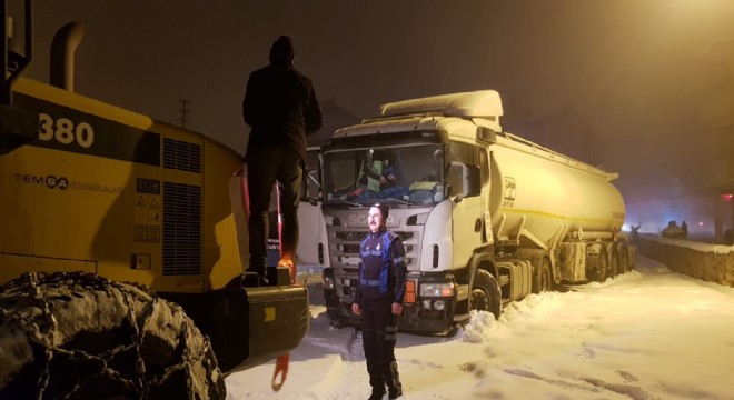 Aşkale’de yoğun sis kazaya yol açtı