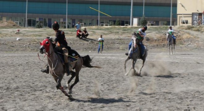 Atlı Ciritte çeyrek final heyecanı