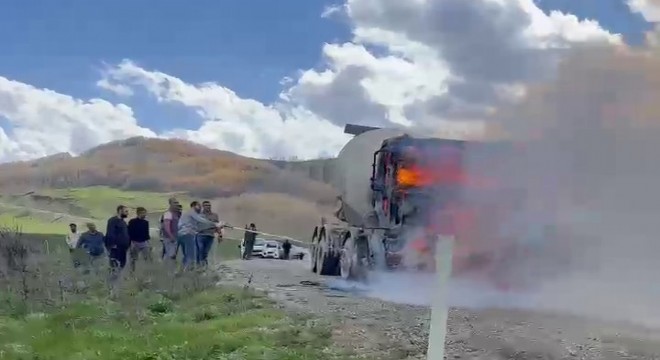 Aziziye’de beton mikseri alev topuna döndü