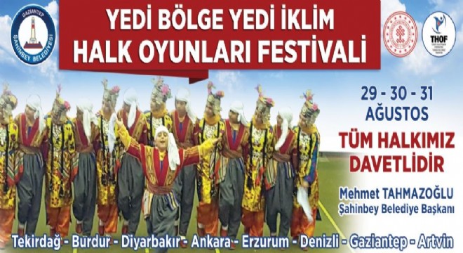 Bar ekibi Halk Oyunları Festivalinde