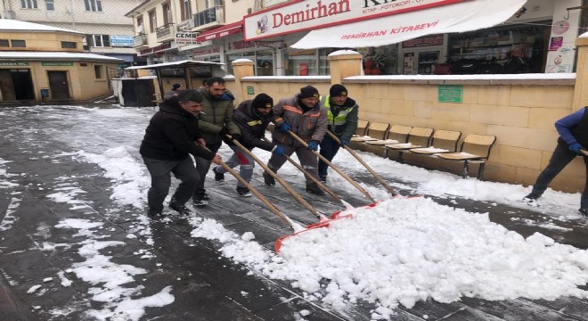 Bayburt’ta karla mücadele çalışması