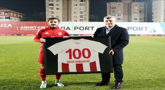 Bekir Karadeniz, Pendikspor'da 100. maçına çıktı