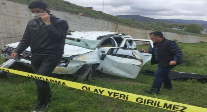 Bingöl yolunda trafik kazası: 1 ölü, 2 yaralı