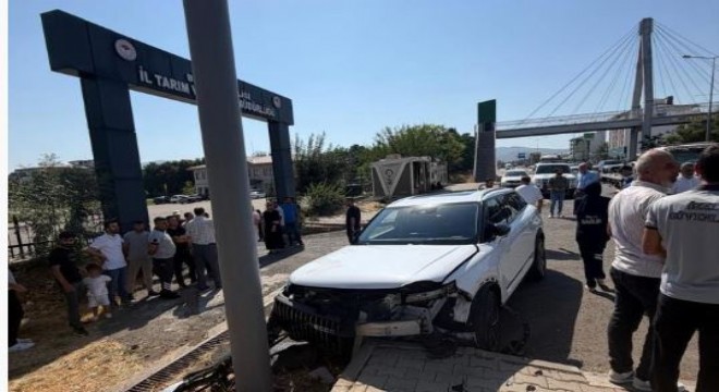 Bingöl yolunda trafik kazası: 4 yaralı