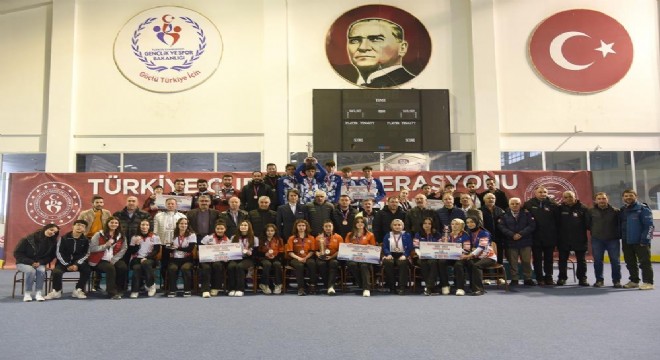 Curling’te 4 takım süper ligde