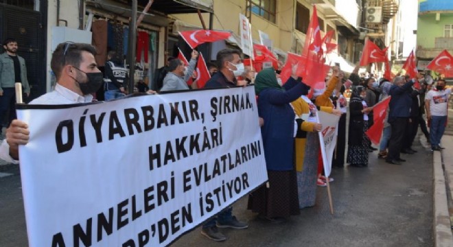 Diyarbakır annelerinden Hakkarili annelere destek