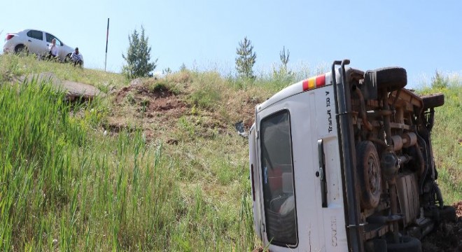 Düğün dönüşü kaza: 2 si bebek 16 yaralı