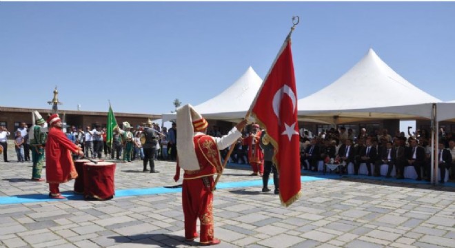 Ermenistan sıfır noktasında mehteran sesleri yükseldi