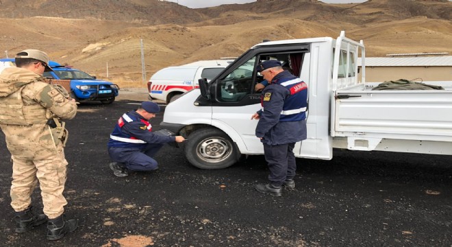 Erzurum’da kış lastiği uygulaması yapıldı