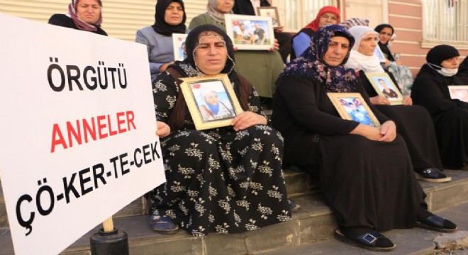 Erzurum’dan bir aile daha nöbette