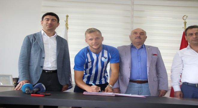 Erzurumspor 7 futbolcuyla lider