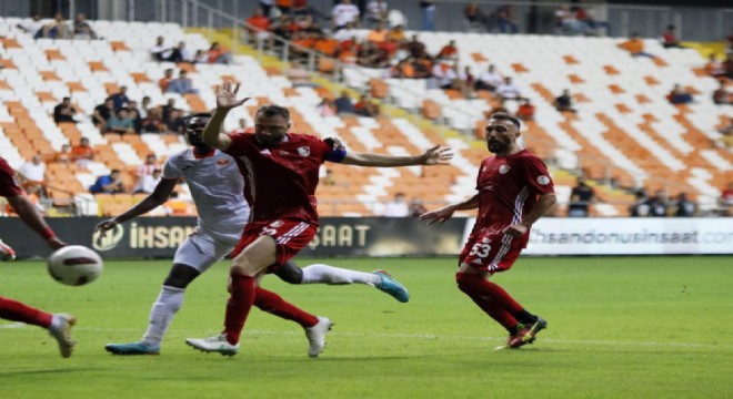 Erzurumspor Adana’da 3 puan bıraktı