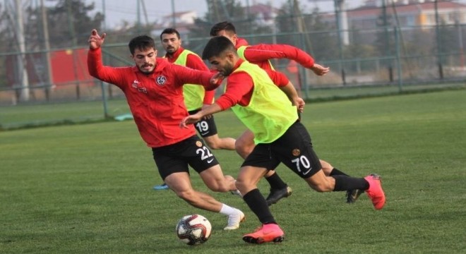 Erzurumspor liderlik, Eskişehir puan derdinde