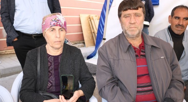 Evlat nöbetine bir aile daha katıldı