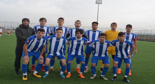 Futbolda şampiyonluk kupası Spor Lisesinin