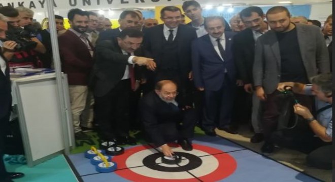 GSİM Buz ve Kış Sporları Standı ilgi odağı oldu