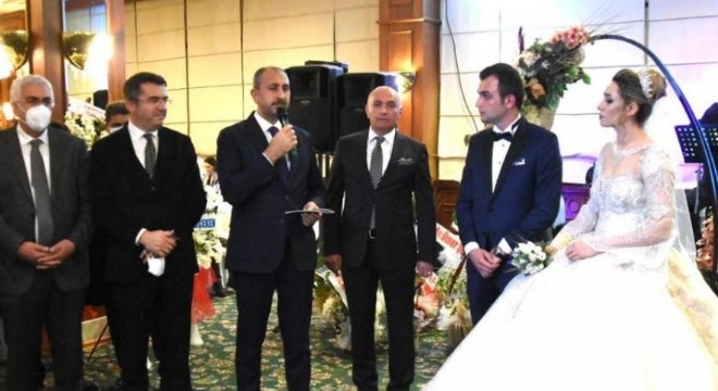 Gül, Özakalın ailesinin nikah şahidi oldu