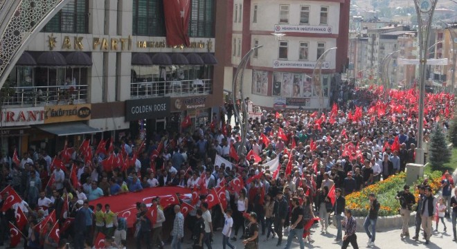 “Hiçbir güç bayrağımızı indiremeyecek”