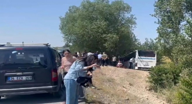 Iğdır yolunda yolcu otobüsü kaza yaptı