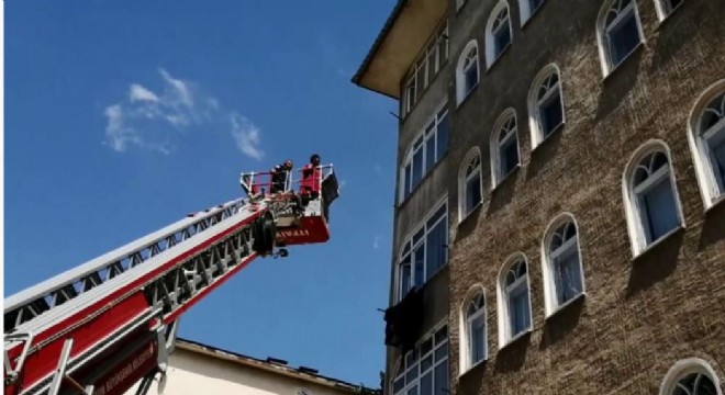 İtfaiye bebeği kurtarmak için alarma geçti