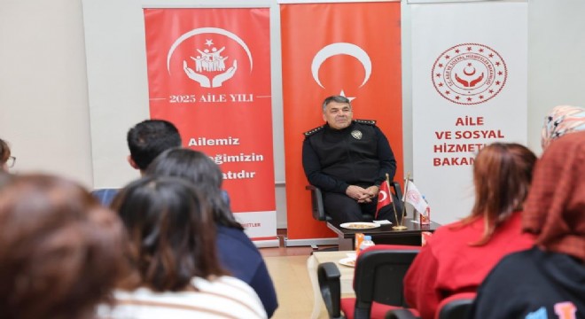 Karaburun 'Rol Model Buluşmaları'na katıldı