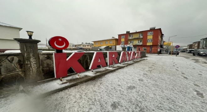 Karayazı beyaza büründü