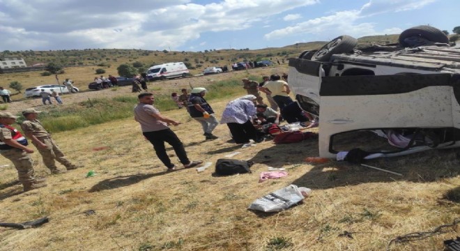 Karlıova yolunda feci kaza: 1 ölü, 6 yaralı