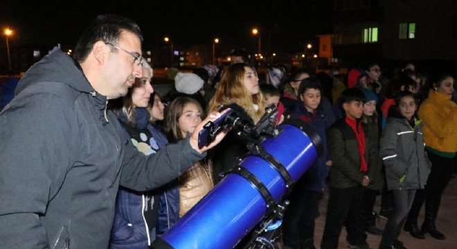 Okul bahçesinden uzayı gözlemlediler