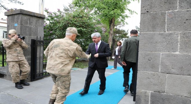 Orgeneral Çetin den Vali Doğan a ziyaret