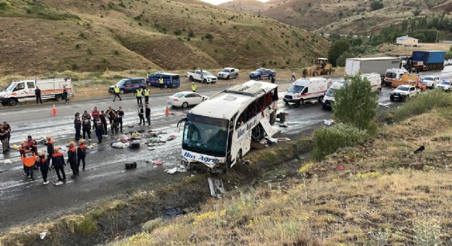 Otobüs kazasında ölenlerin kimlikleri tespit edildi