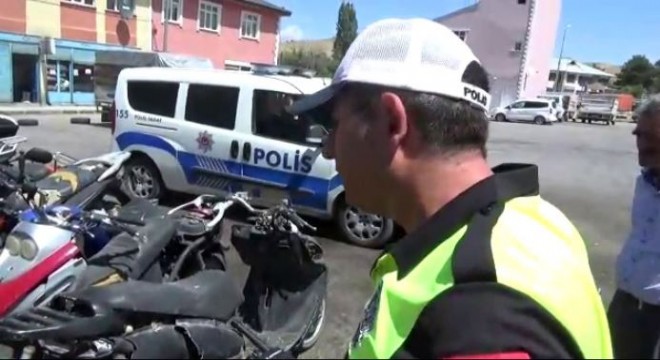 Paket servisi yapan motosikletler denetlendi