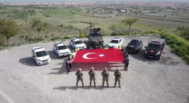Polisler gençler için klip çekti