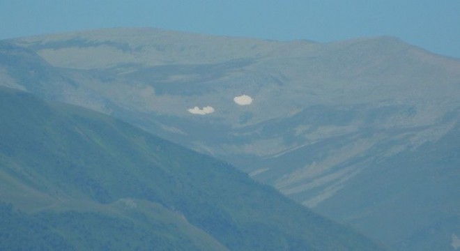 Posof yaylalarında kar kalmadı