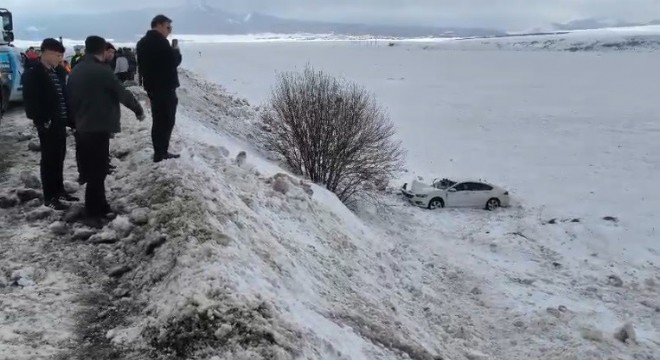 Sarıkamış yolunda kaza: 1 yaralı