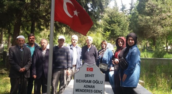 Şehit Genç kabri başında dualarla anıldı