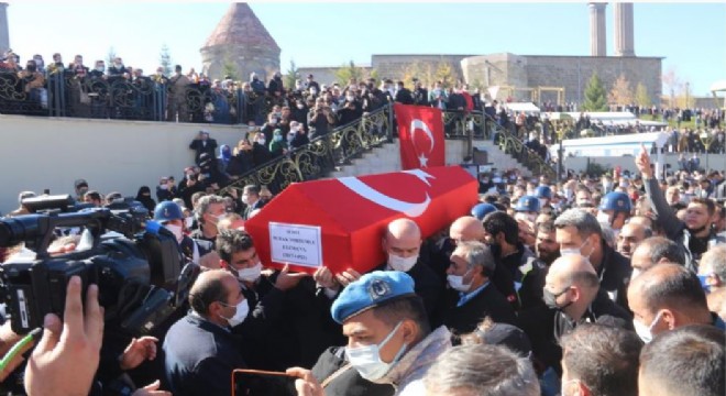 Şehit Tortumlu tekbirlerle uğurlandı