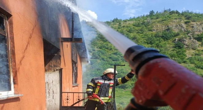 Şenkaya Yürekli'de yangın