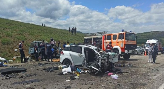 Sivas yolunda feci kaza: 9 ölü