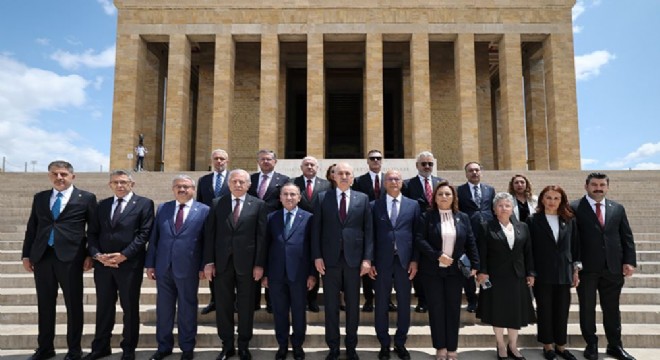 ‘Sözü güçlü, gücü tesirli Türkiye 