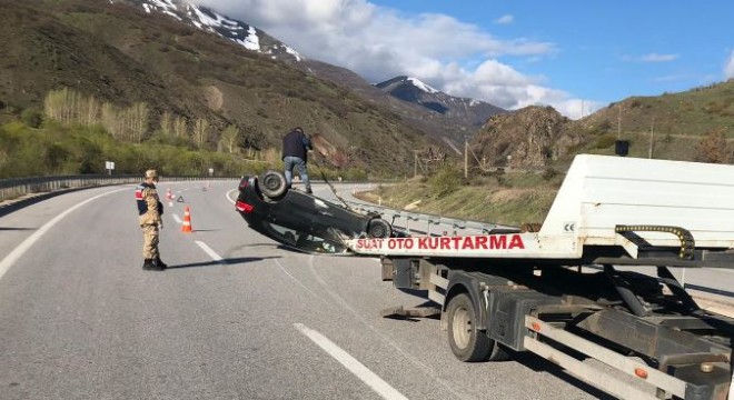 Takla atan otomobildeki sağlık çalışanı yaralandı