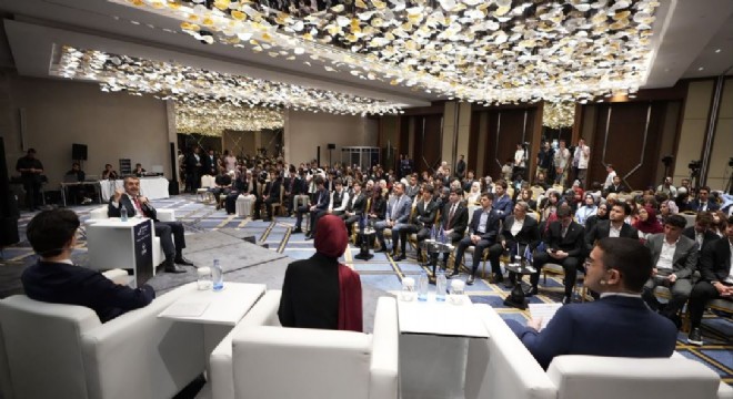 Tekin Yeni Yüzyılda Eğitimin Dönüşümü'nü paylaştı