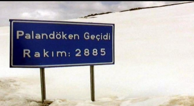 Tekman yolu ulaşıma kapandı