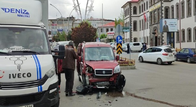 Ters yöne giren otomobil kazaya neden oldu