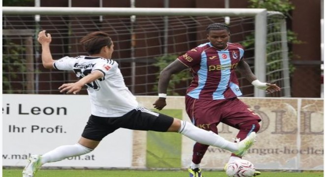 Trabzonspor, Frankfurt'a 3-0'lık skorla yenildi